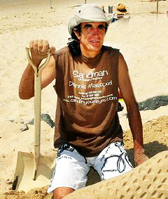 Dennis Massoud the sand sculptor.